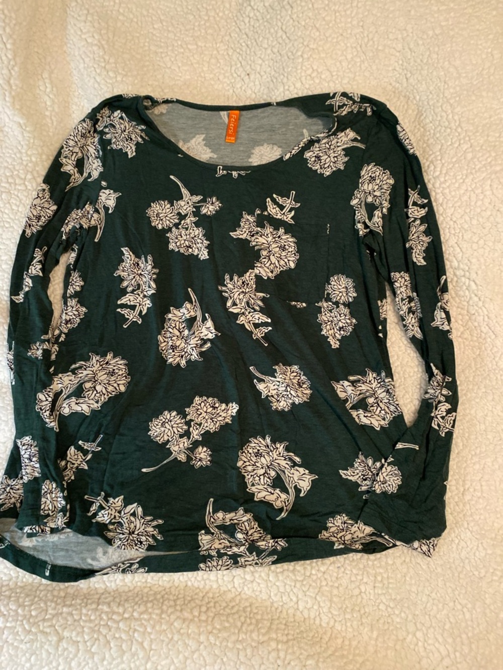 Feiersi green Long-Sleeve Floral Scoop Neck Tee with White large